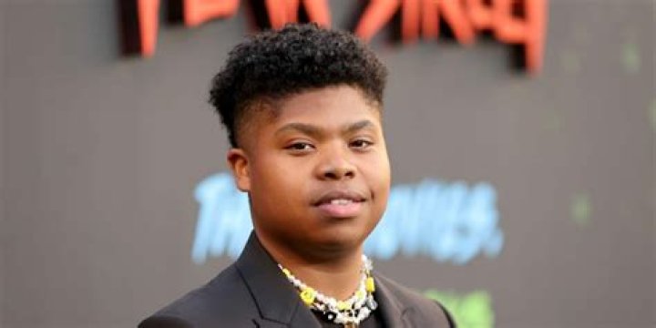 Benjamin Flores Jr. biografía, edad, altura, esposo, net worth, familia