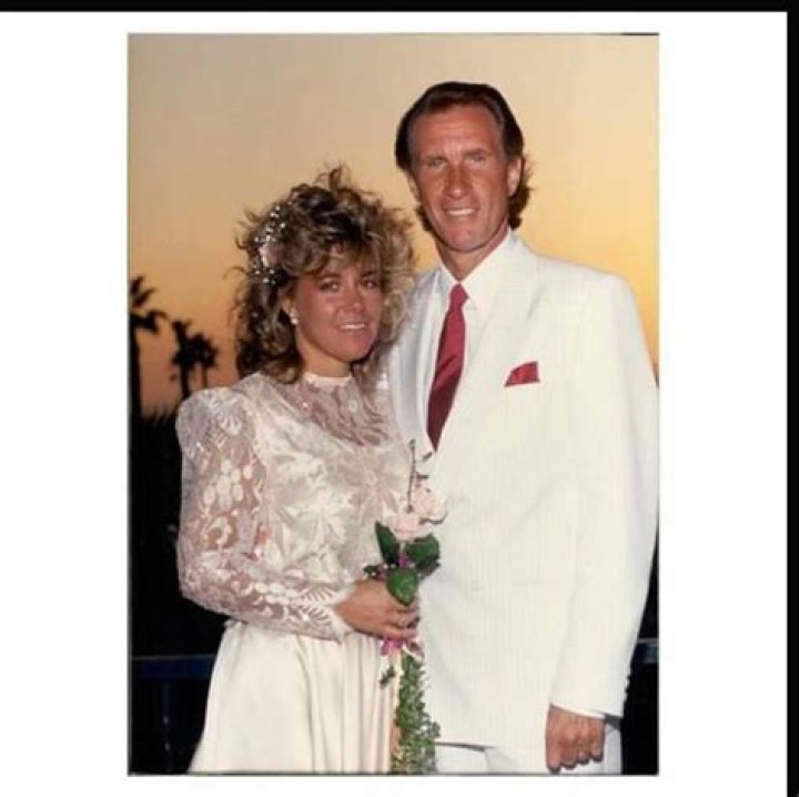 Bill Medley Biography, Age, Height, Wife, Net Worth, Family
