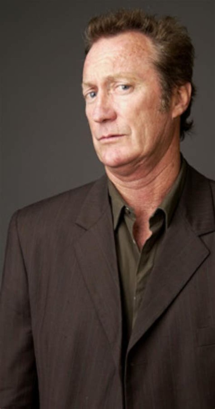 Bryan Brown Biography, Age, Height, Wife, Net Worth, Family