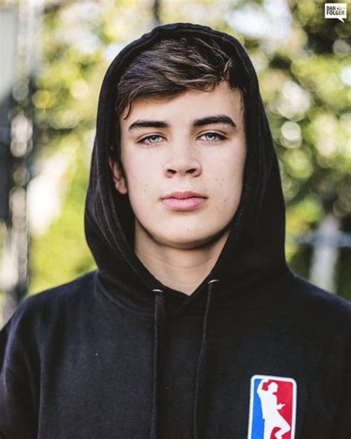 Hayes Grier Biography, Age, Height, Wife, Net Worth, Family