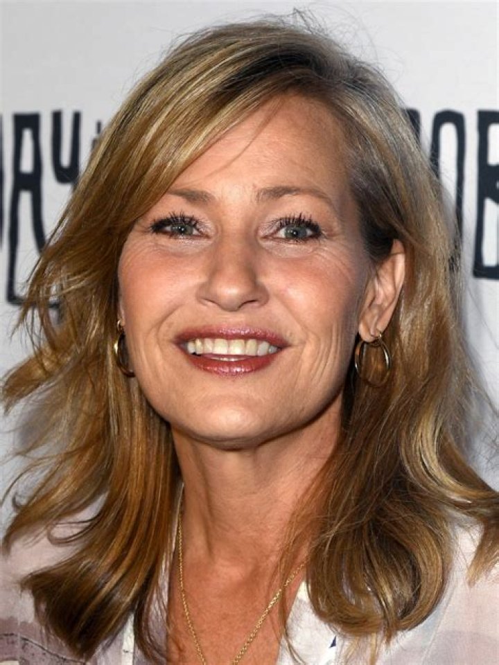Joey Lauren Adams Biography, Age, Height, Husband, Net Worth, Family