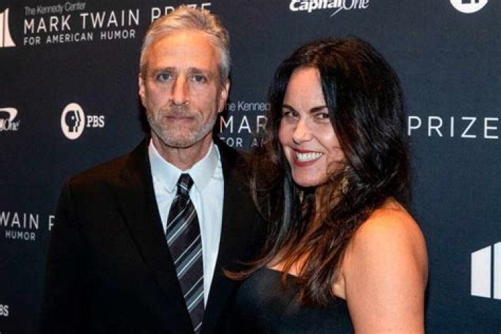 Jon Stewart Biography, Age, Height, Wife, Net Worth, Family