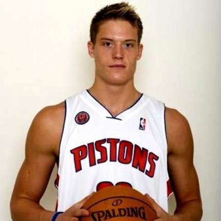 Jonas Jerebko Biography, Age, Height, Wife, Net Worth, Family