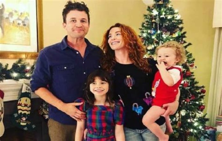 Kelly Sullivan Biography, Age, Height, Husband, Net Worth, Family