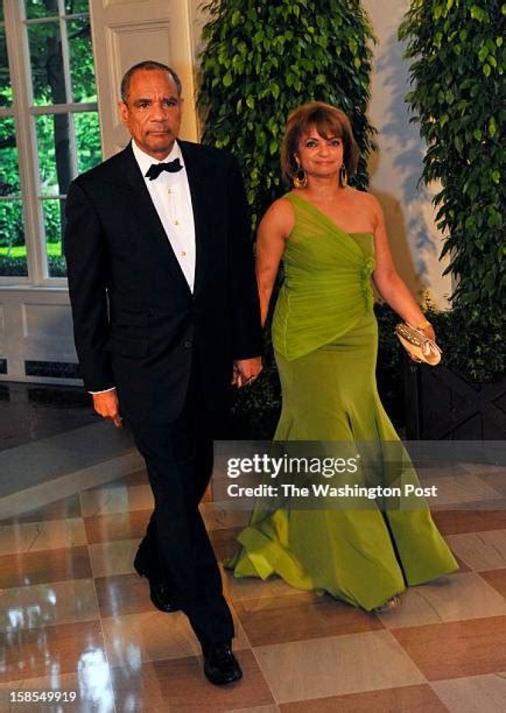 Kenneth Chenault Biography, Age, Height, Wife, Net Worth, Family