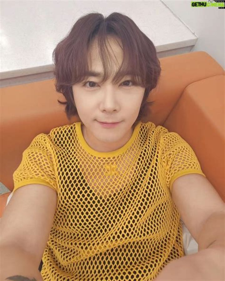 Lee Hong-gi Biography, Age, Height, Wife, Net Worth, Family