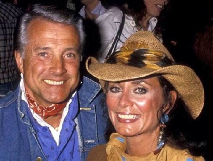 Lyle Waggoner Biography, Age, Height, Wife, Net Worth, Family