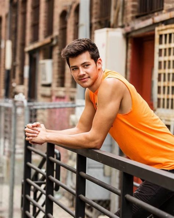 Matt Cornett Biography, Age, Height, Wife, Net Worth, Family