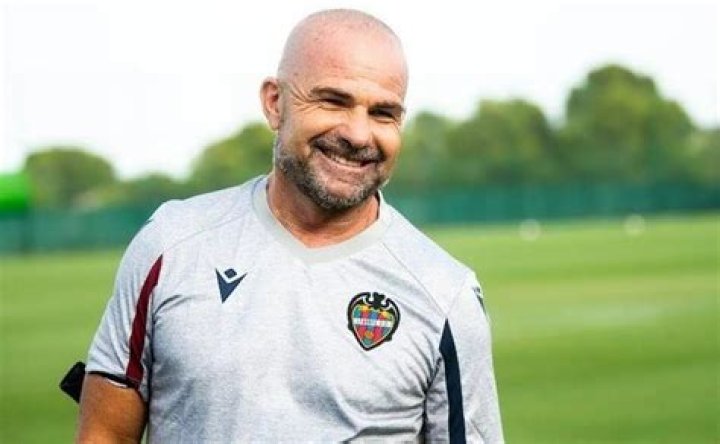 Paco Lopez Biography, Age, Height, Wife, Net Worth, Family