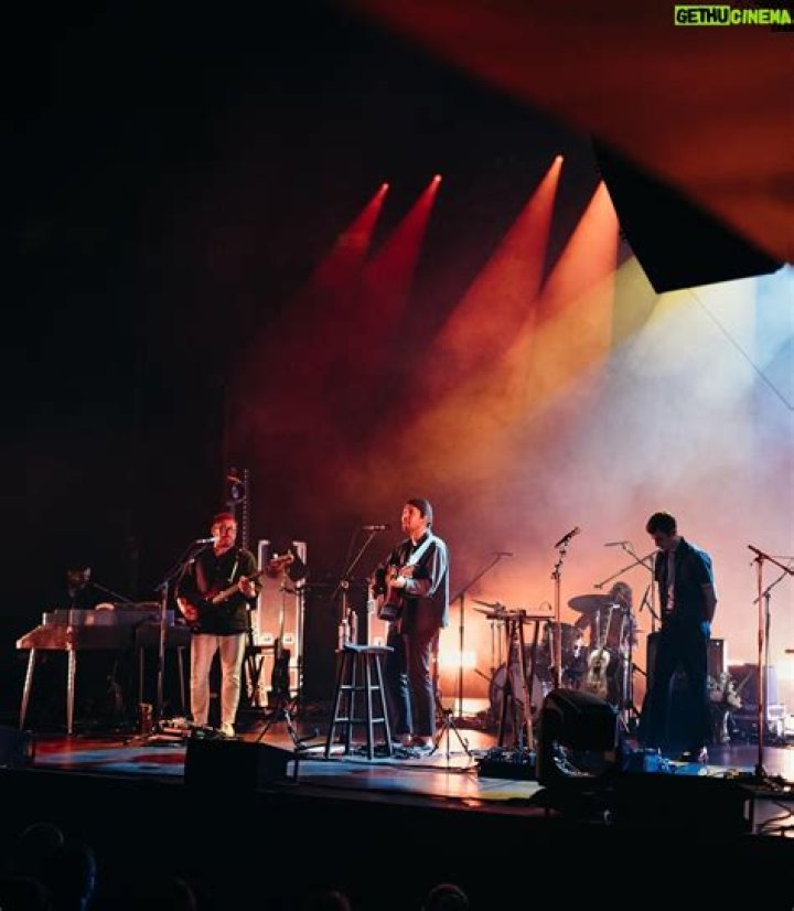Robin Pecknold Biography, Age, Height, Wife, Net Worth, Family