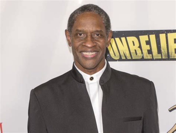 Russ Biography, Age, Height, Wife, Net Worth, Family
