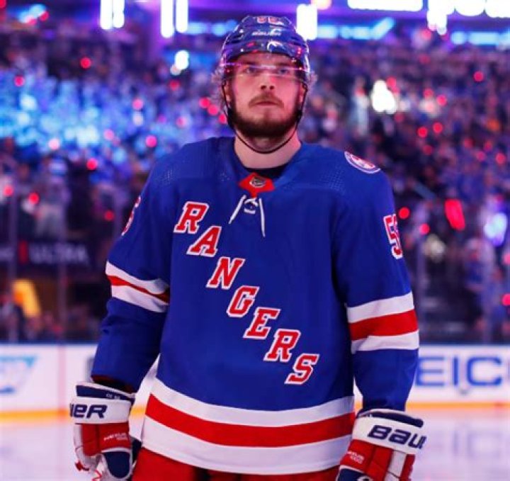 Ryan Lindgren Biography, Age, Height, Wife, Net Worth, Family