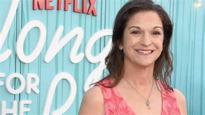 Sarah Dessen Biography, Age, Height, Husband, Net Worth, Family