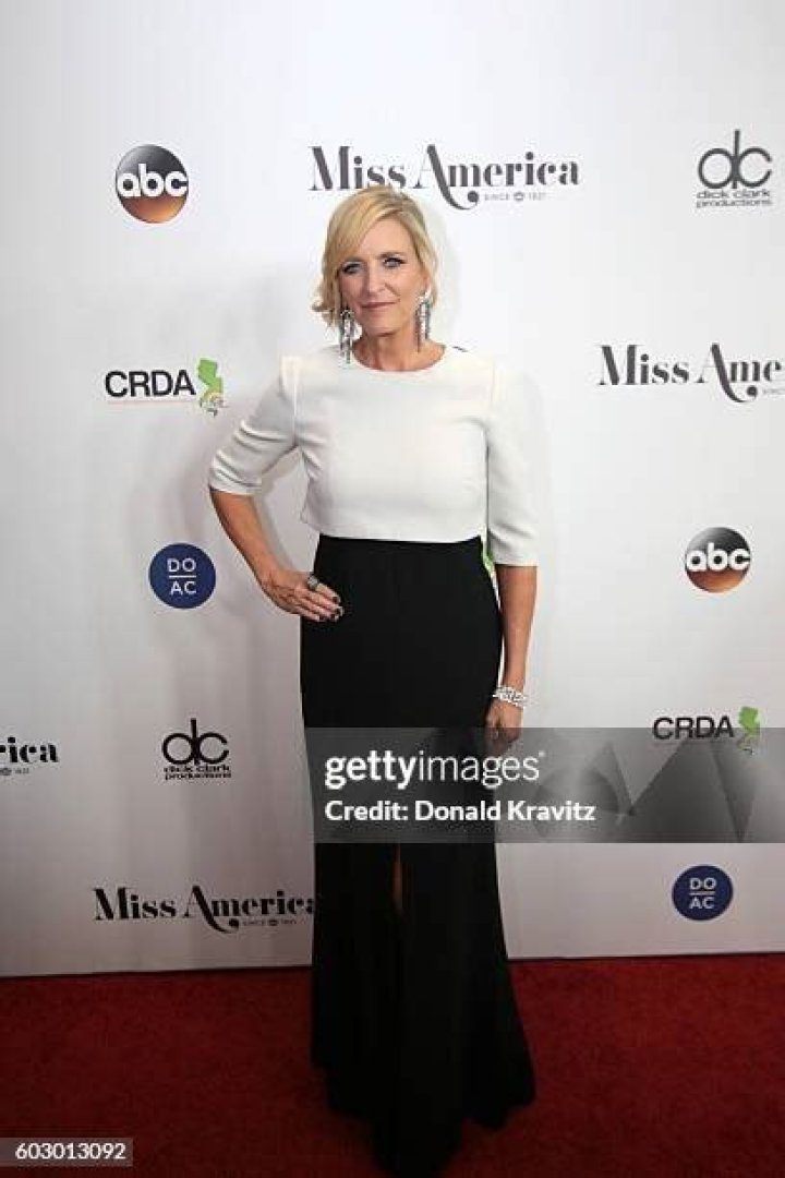 Sharlene Wells Hawkes Biography, Age, Height, Husband, Net Worth, Family