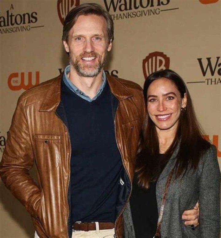 Teddy Sears Biography, Age, Height, Wife, Net Worth, Family