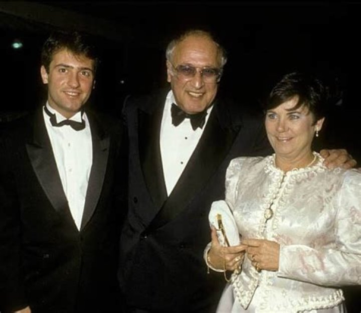 Vic Tayback Biography, Age, Height, Wife, Net Worth, Family